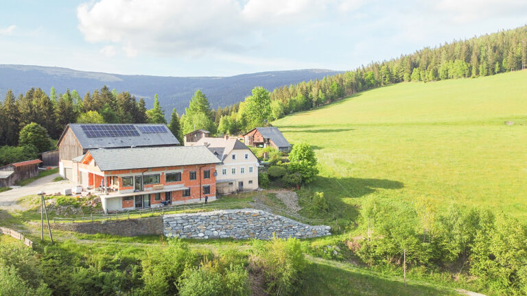 Natursteinmauer mit Pannonia Stones / Freingruber Rechnitz in Festenburg – gebaut von Erdbau Postl